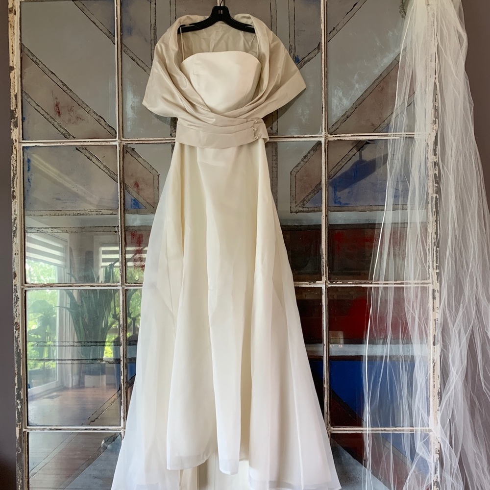 Beautiful wedding dress from France
